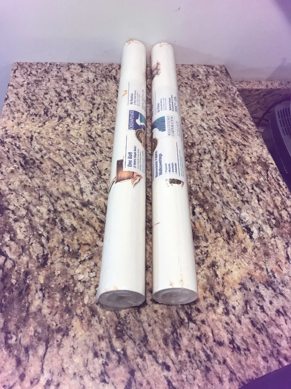 2 double rolls cottage country wallpaper